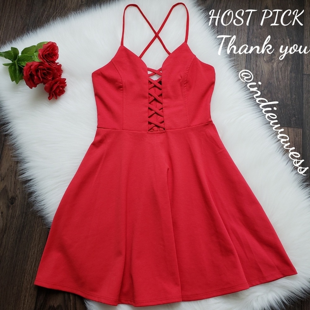 🌹Forever21 Crisscross Cutout Strappy Skater Dress